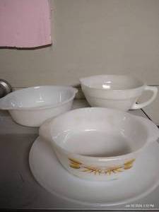 lot 318 image: Fire-King Dishes