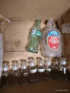 lot 325 image: Vintage Bottles & Sioux Coke Bottles