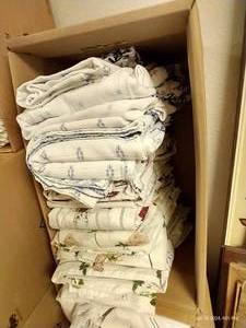 lot 373 image: Five Twin Sheet Sets
