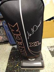 lot 379 image: Oreck XL Signature Plus Bag Vacuum