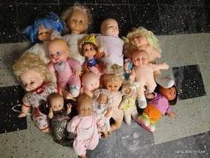 lot 395 image: Basket of Vintage Dolls