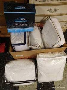 lot 398 image: Six Mattress Pads