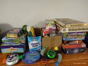 lot 406 image: Games & Puzzles
