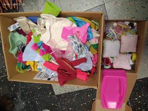 lot 418 image: Barbie Clothes & Accessories
