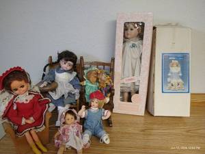 lot 419 image: Eight Porcelain Dolls