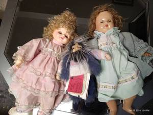 lot 441 image: Three Dolls