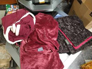 lot 444 image: Three Super Soft Blankets