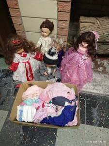 lot 459 image: Toy Dolls & Doll Clothes