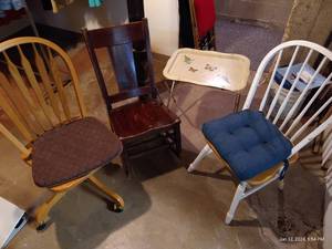 lot 466 image: Three Chairs & Tray