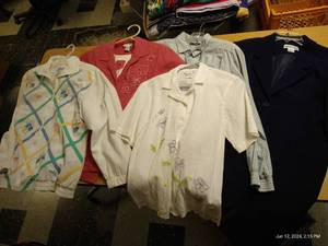 lot 477 image: Five Vintage Alfred Dunner Tops