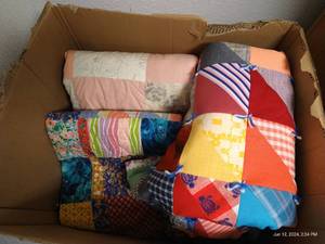 lot 486 image: Three Quilts