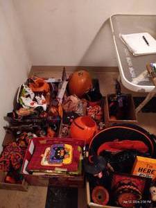 lot 497 image: Giant Halloween Lot