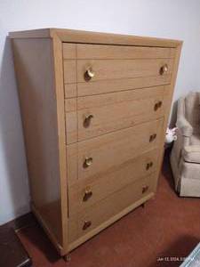 lot 509 image: Chest of Drawers