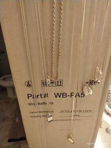 lot 531 image: (9) Gold Toned Necklaces