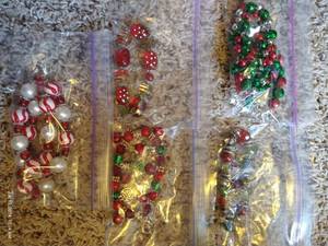 lot 540 image: (7) Holiday Bracelets