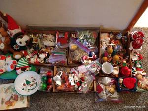 lot 544 image: Christmas Lot
