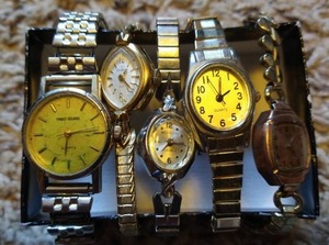 lot 545 image: (5) Ladies Metal Watches