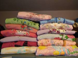 lot 551 image: (13) SpringSummer ShirtsSweatshirts