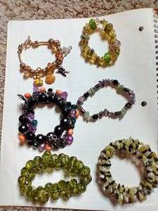 lot 561 image: (6) Bracelets