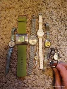 lot 579 image: (7) Watches