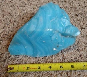 lot 601 image: Beautiful Large Chunk of Cullet Glass
