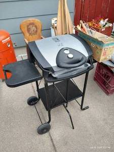 lot 618 image: Electric Outdoor George Foreman Grill  Grill Accessories