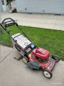 lot 636 image: Toro 6.5 HP Push Mower