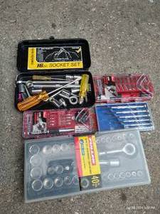lot 640 image: Nice Lot of Small Tool Sets