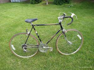 lot 659 image: Vintage Schwinn Continental II 10 Speed Bike