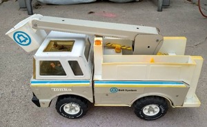 lot 668 image: Vintage Tonka Bell System Telephone Truck