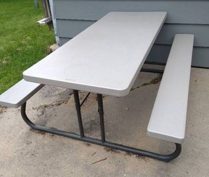 lot 674 image: Lifetime Folding Picnic Table
