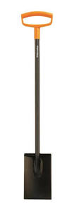 lot 132 image: Fiskars Steel D-handle Garden Spade