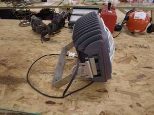 lot 25 image: Eco Power 200W LED Flood Light - Model RGL-200A-57K
