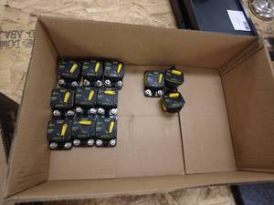 lot 35 image: Lot of 12 Buss MRCB 200A and 3 Buss MRCB 50A Circuit Breakers
