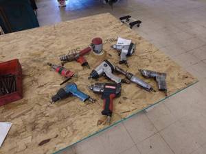 lot 41 image: Lot of Assorted Pneumatic Air Tools - Craftsman, Central Pneumatic, and More