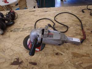 lot 44 image: Milwaukee Heavy Duty SanderGrinder