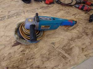 lot 48 image: Makita 180mm Electronic Sander-Polisher Model 9207SPC