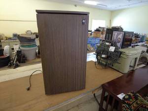 lot 59 image: Vintage Compact Refrigerator with Freezer Compartment