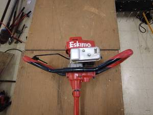 lot 63 image: Eskimo Gas Powered Ice Auger