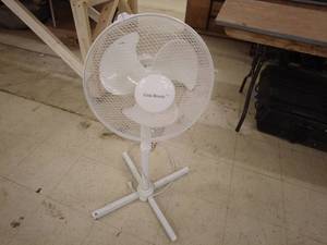 lot 73 image: Cool-Breeze Adjustable Stand Fan