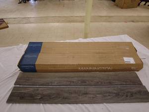 lot 106 image: Mannington Laminate Flooring Planks - Boxed Set