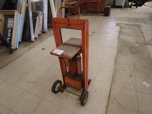 lot 110 image: Heavy Duty Hydraulic Shop Press
