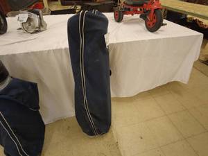 lot 137 image: Golf Club Set with Bag