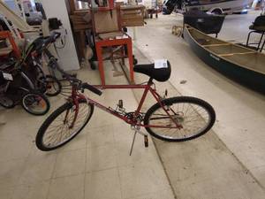 lot 142 image: Schwinn Hurricane Mountain Bike