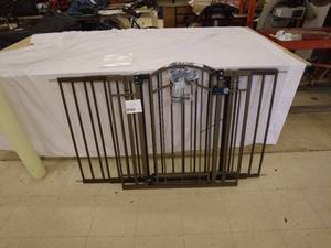 lot 174 image: Regalo Easy Step Walk Thru Gate with Extra Wide Extension Kit