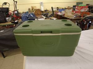 lot 176 image: Coleman 48-Quart Green Cooler