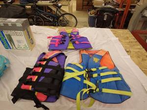 lot 187 image: Lot of 3 Life Vests