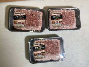 lot 21 image: C - Smithfield Signature Ground Pork - 3 1Lbs Packs