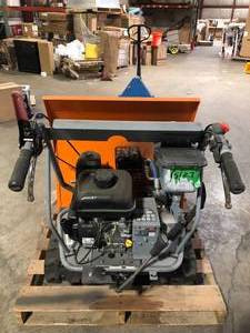 YARDMAX YD8105 Track Barrow with Hydraulic Assist, 1100lb. Capacity, Briggs CR950, 6.5 hp, 208cc in working conditions Customer Returns See Pictures