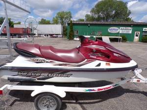 lot 1 image: 2000 Yamaha Model ZL700Y Jet Ski  Trailer NOT INCLUDED